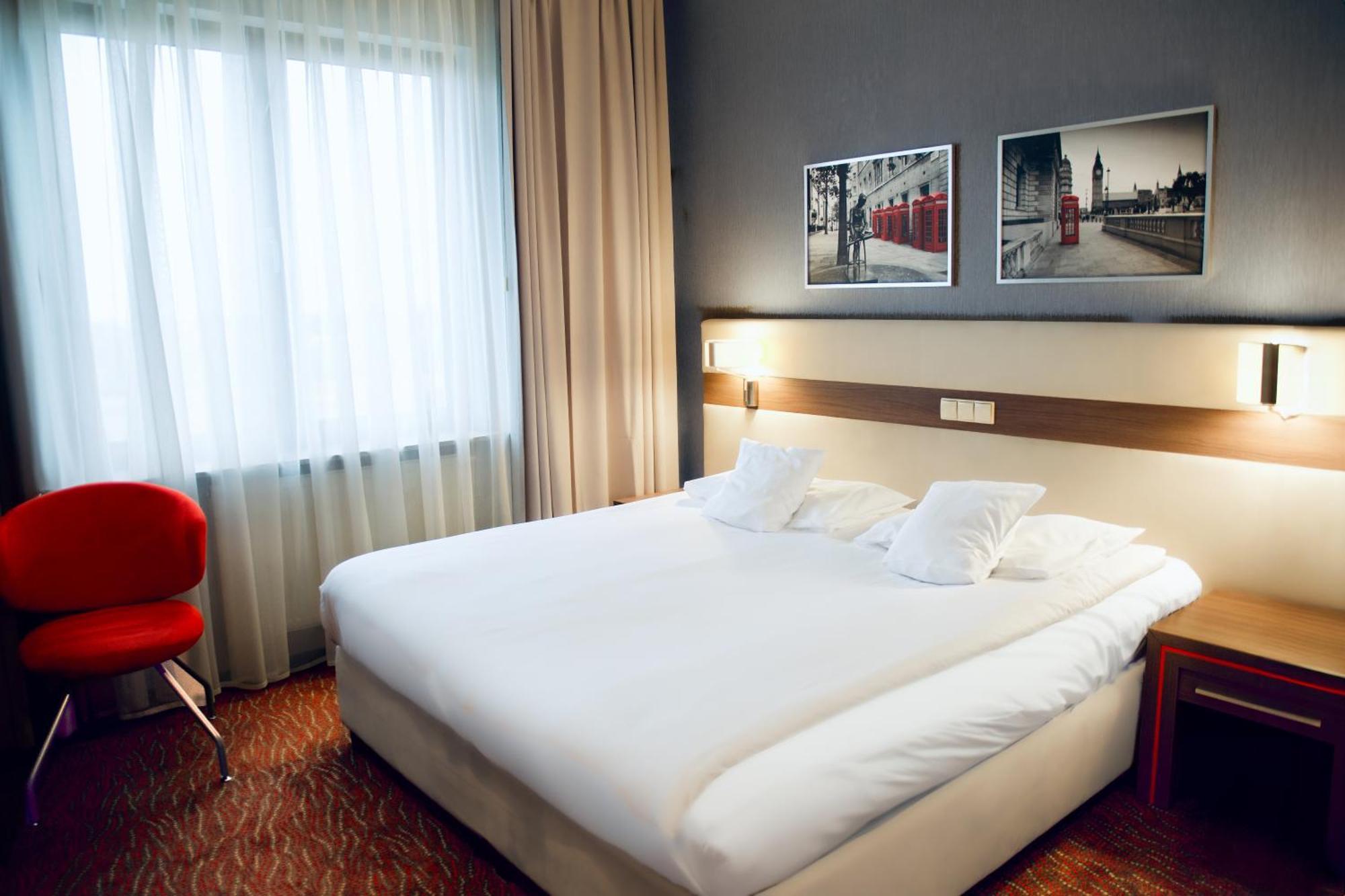 Hotel Szafran Czeladź Oda fotoğraf