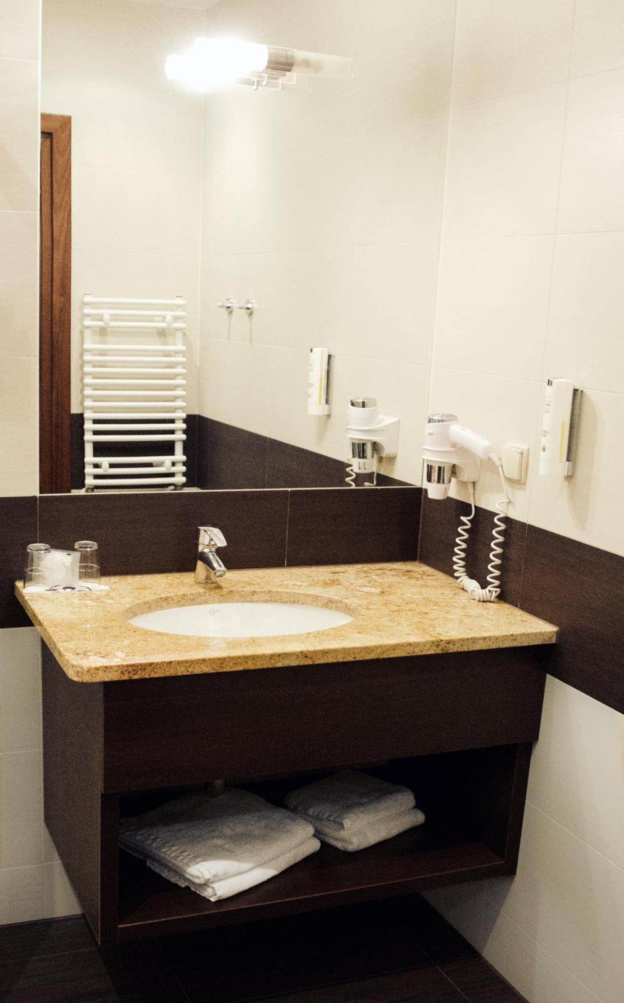 Hotel Szafran Czeladź Dış mekan fotoğraf